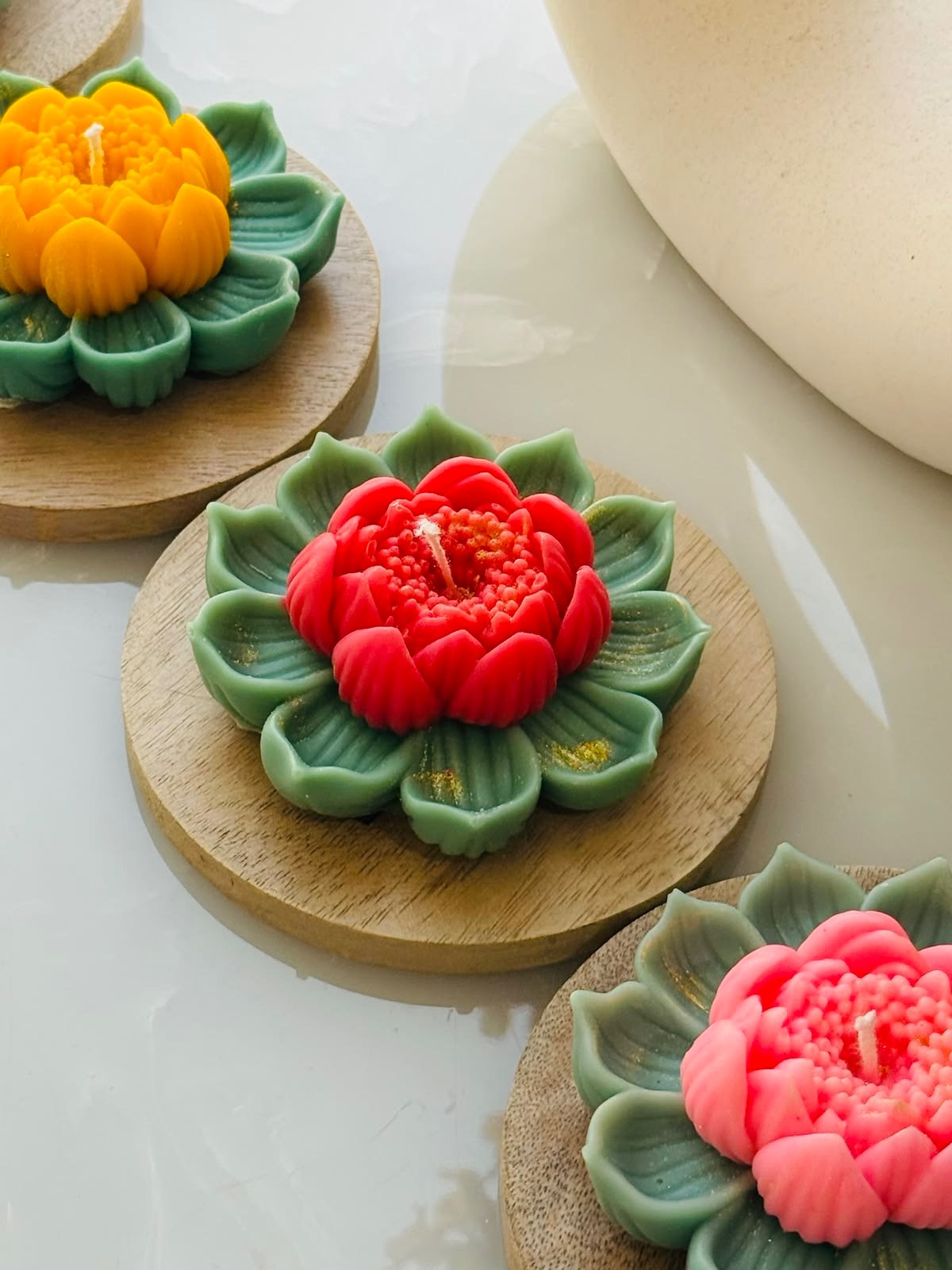 Lotus Candle